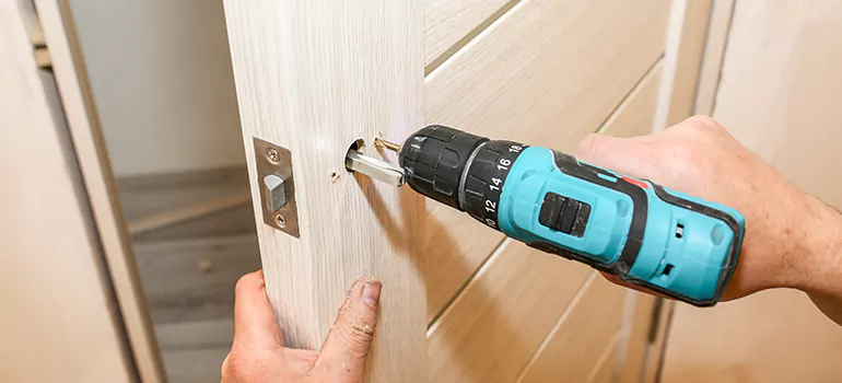 Old Door Knob Repair in North Lauderdale, FL